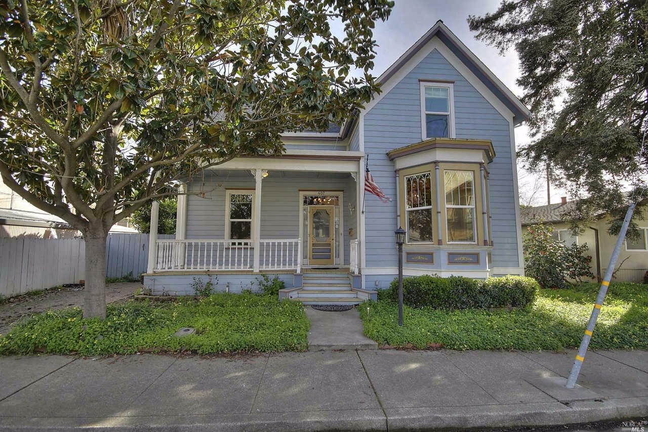 Property Photo:  407 California Street  CA 94585 