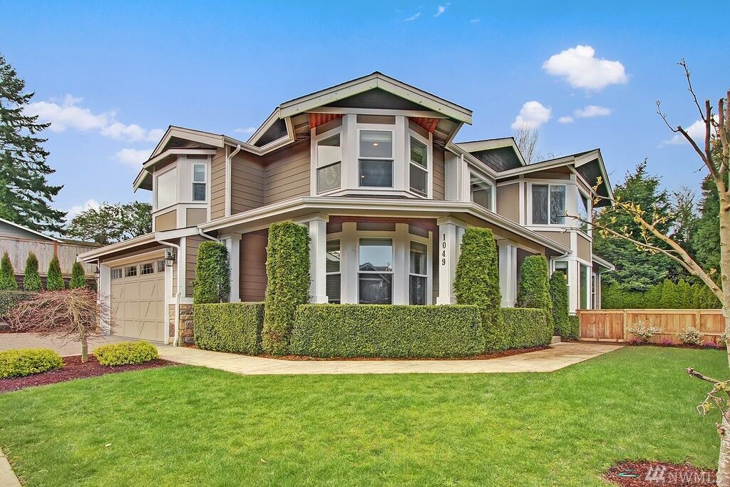 Property Photo:  1049 5th St  WA 98033 