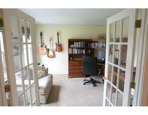 Property Photo:  9 Bayberry Circle  MA 01545 