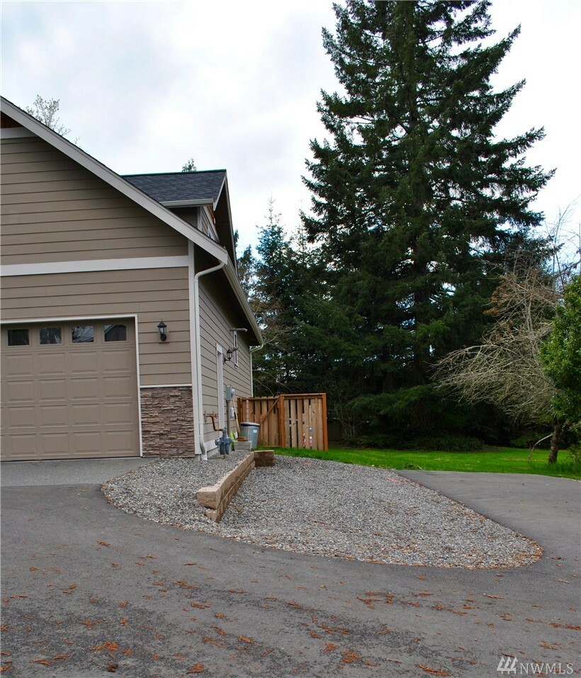 Property Photo:  4375 Lakeview Ct  WA 98229 