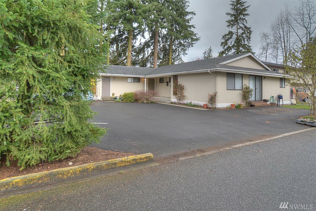 Property Photo:  21016 80th Place W  WA 98026 