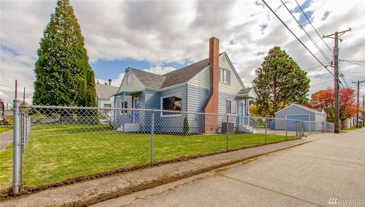 Property Photo:  158 S 45th St  WA 98418 