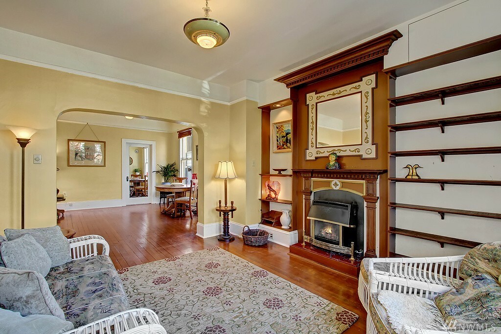 Property Photo: 1705 S Main St WA 98144