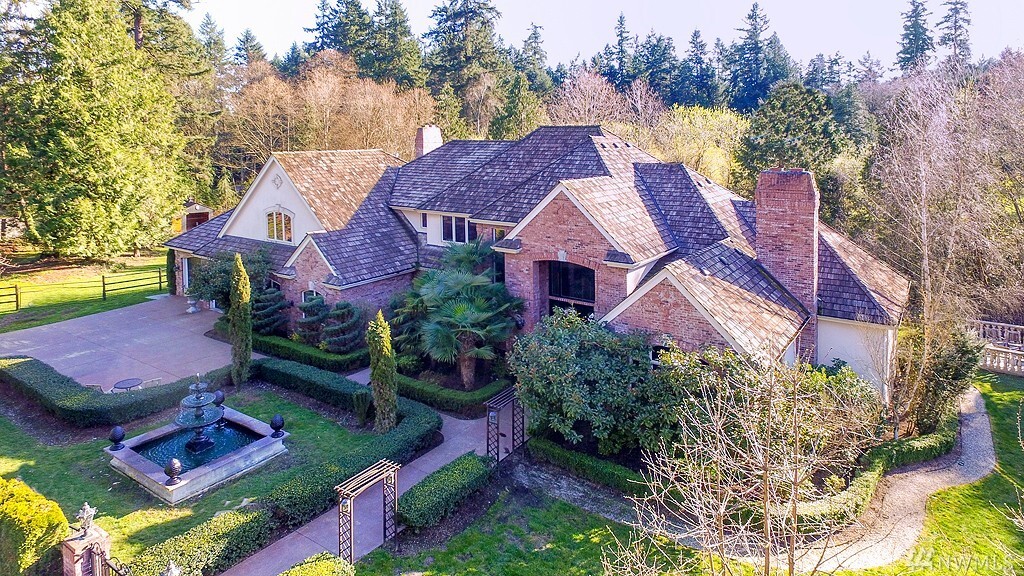 Property Photo: 5327 140th Ave NE WA 98005