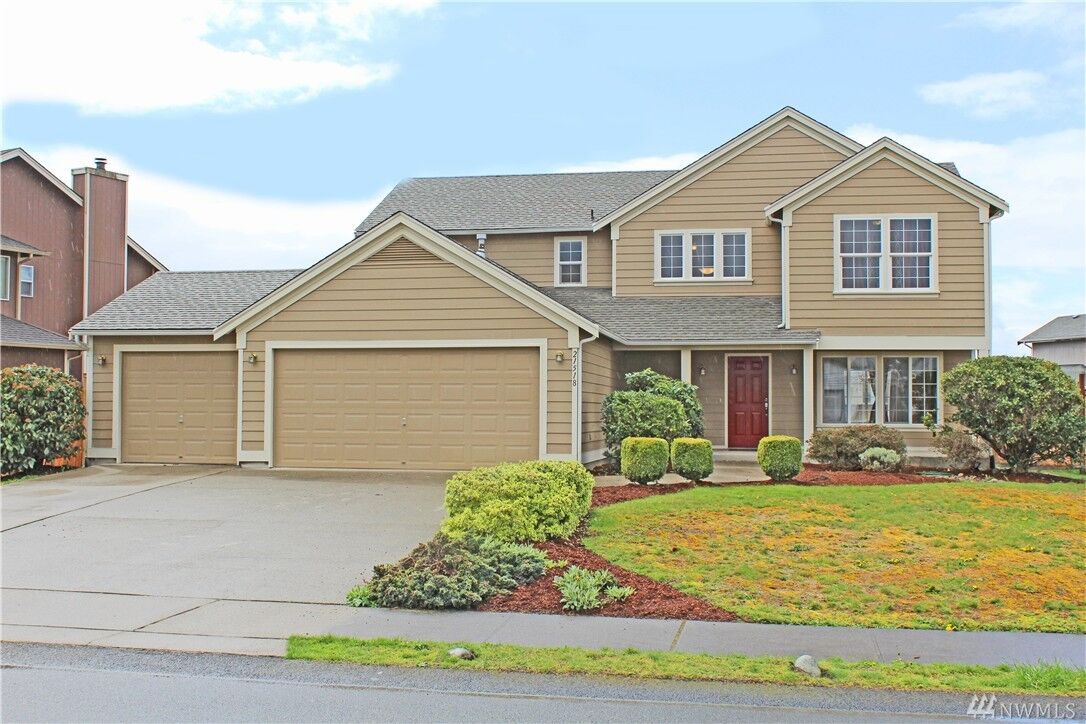 Property Photo:  21518  42nd Avenue E  WA 98387 