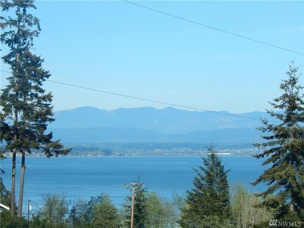 Property Photo: 1043 Cascade Lane WA 98282