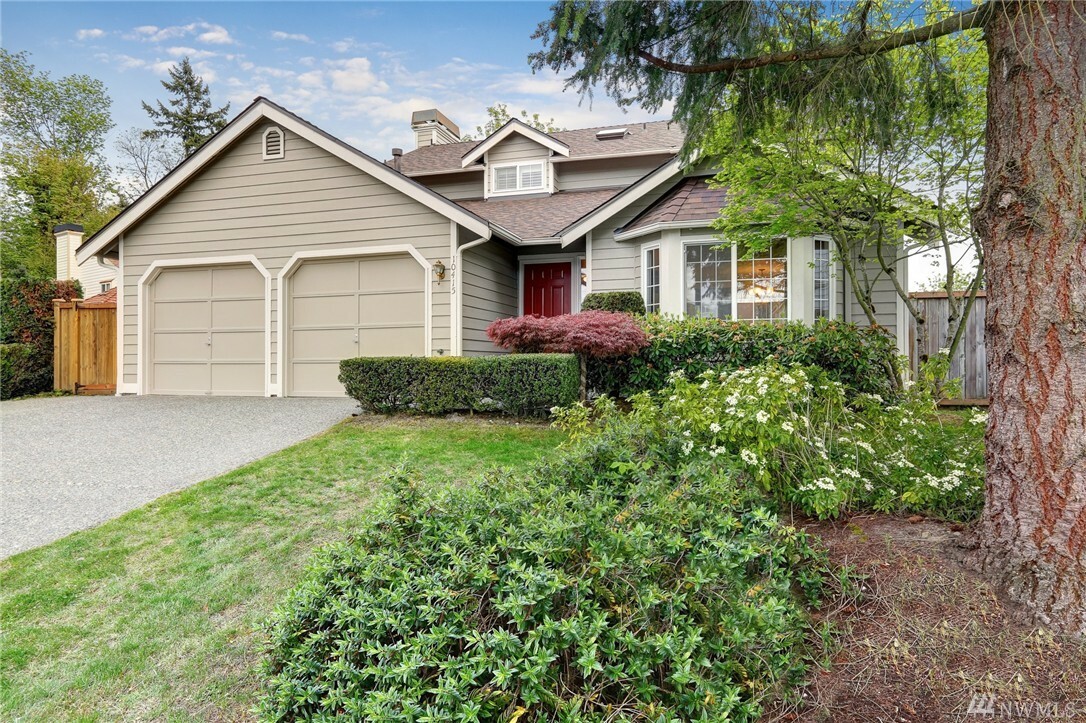 Property Photo:  10415 SE 187th Place  WA 98055 