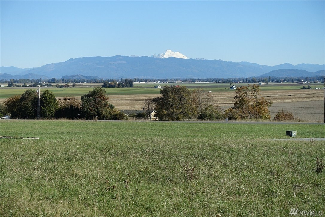 Property Photo:  17958 Best Rd  WA 98273 