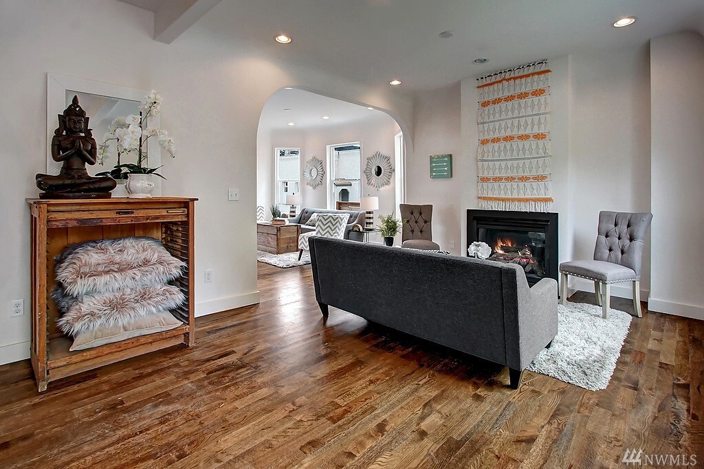 Property Photo: 812 20th Ave WA 98122