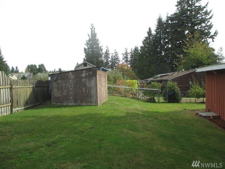 Property Photo: 5227 176th St SW WA 98037