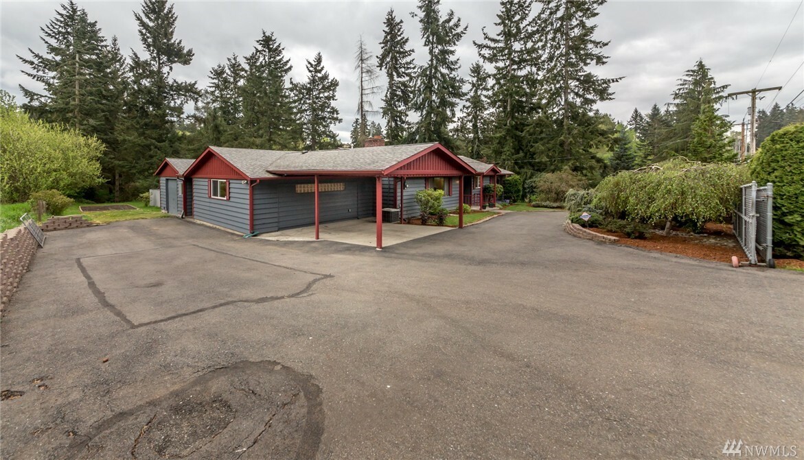 Property Photo:  1909 92nd Ave E  WA 98371 