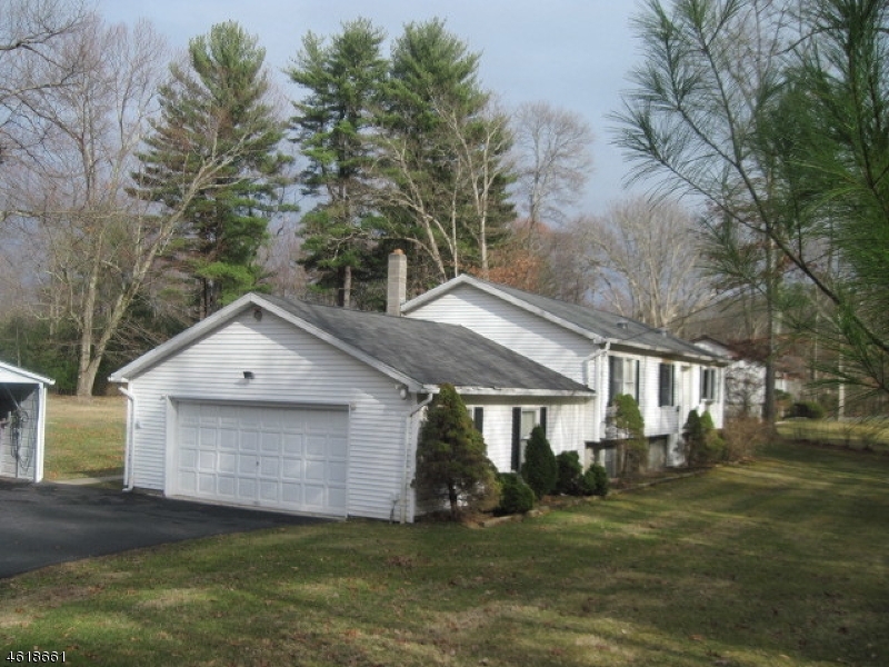 Property Photo:  90 Deckertown Turnpike  NJ 07827 