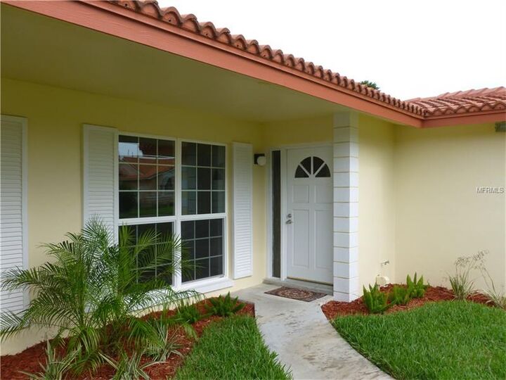 Property Photo: 1110 2nd Avenue S FL 33715