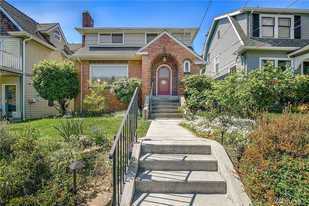 Property Photo:  6053 33rd Ave NE  WA 98115 