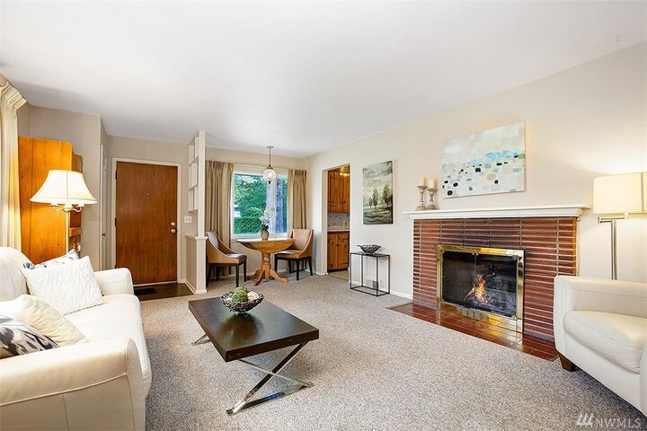 Property Photo: 517 N 117th St WA 98133