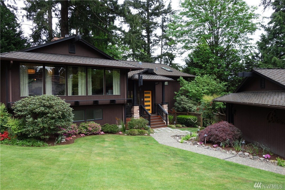 Property Photo: 18108 NE 28th St WA 98052