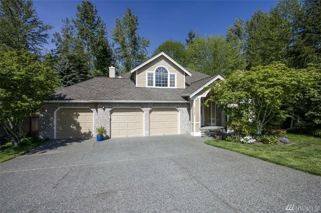 Property Photo:  26124 SE 39th Wy  WA 98029 