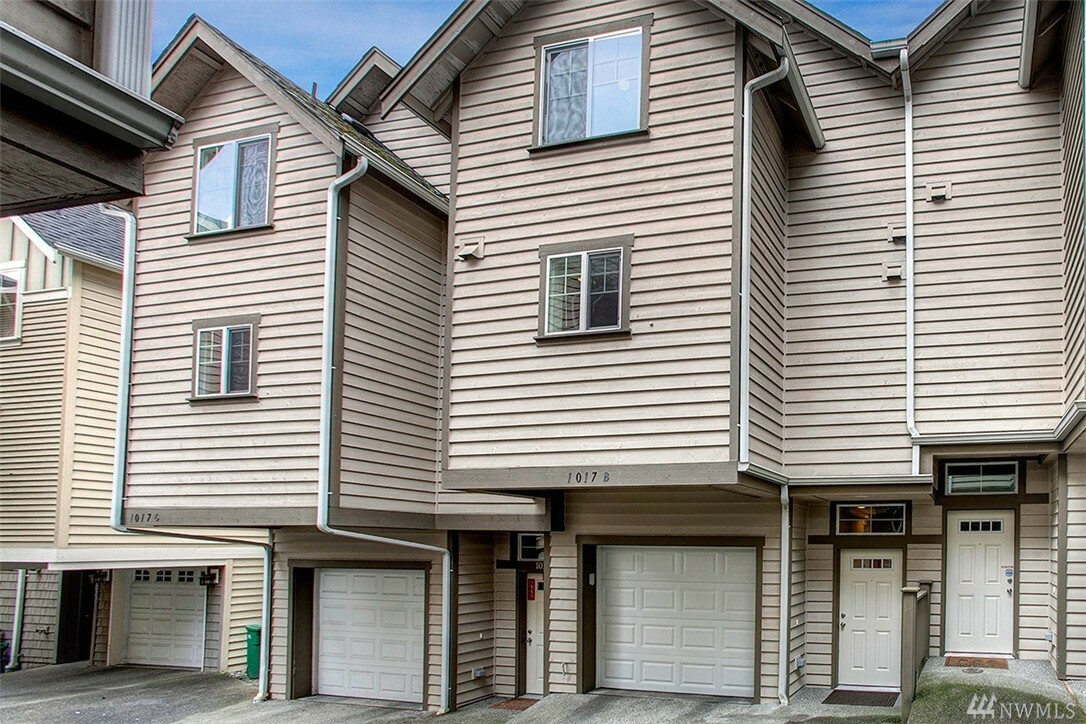 Property Photo:  1017 NE 123rd St B  WA 98125 