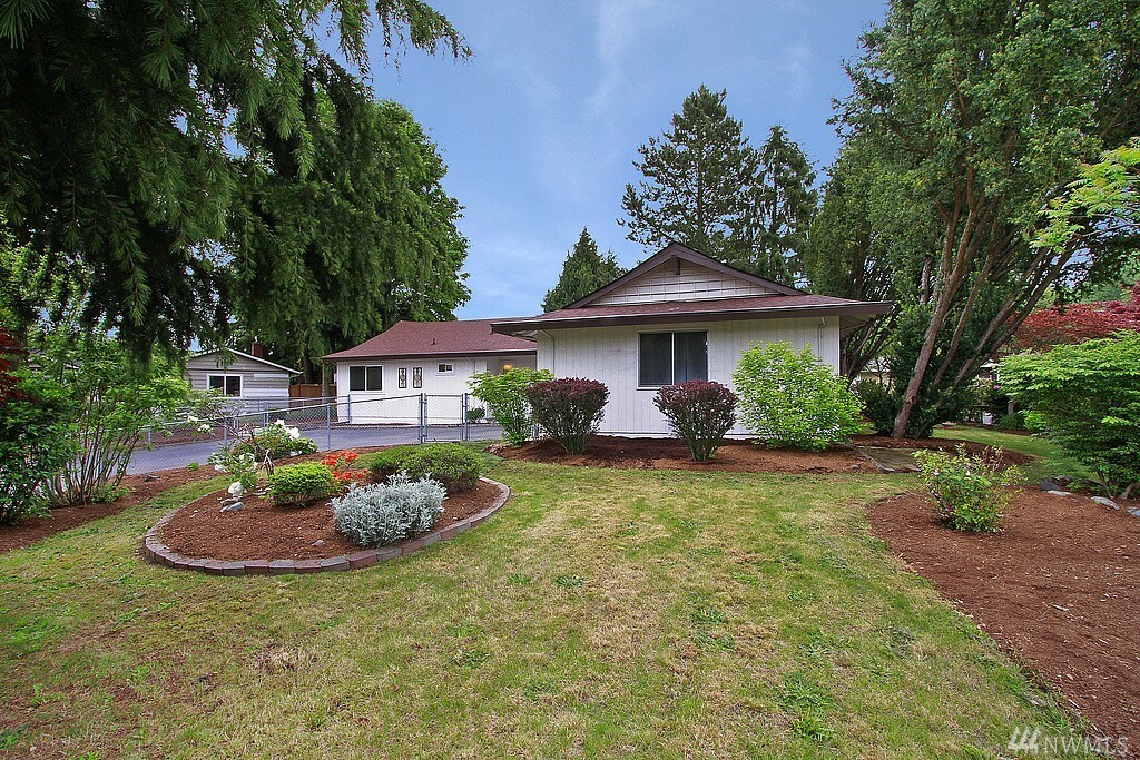 Property Photo:  11031 NE 143rd St  WA 98034 