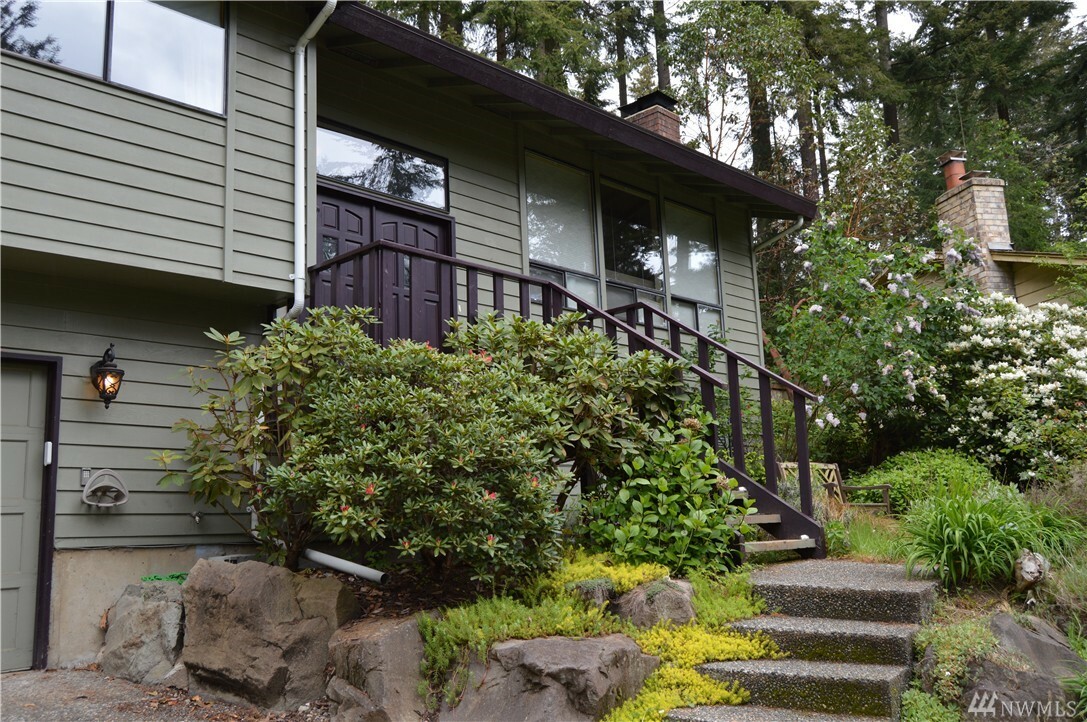 Property Photo:  8307 203rd Place SW  WA 98026 