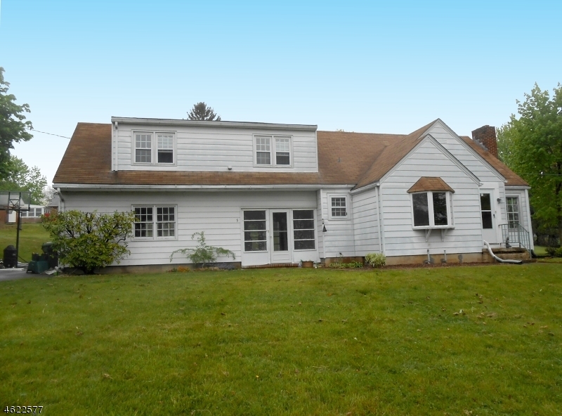 Property Photo:  5 Fernwood Rd  NJ 08848 