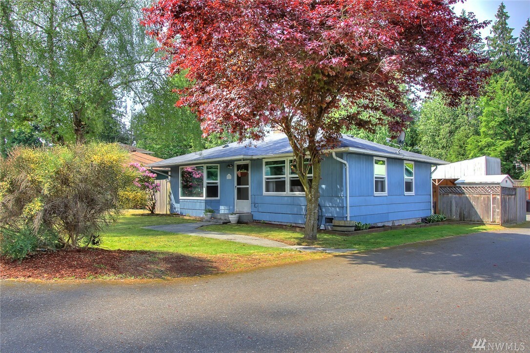 Property Photo:  22222 66th Ave W  WA 98043 