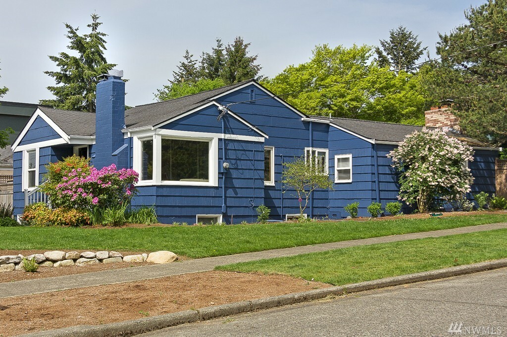 Property Photo:  4122 NE 60th St  WA 98115 