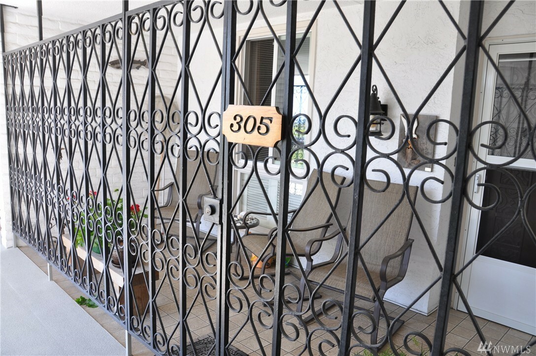 Property Photo: 610 Front St 305 WA 98275