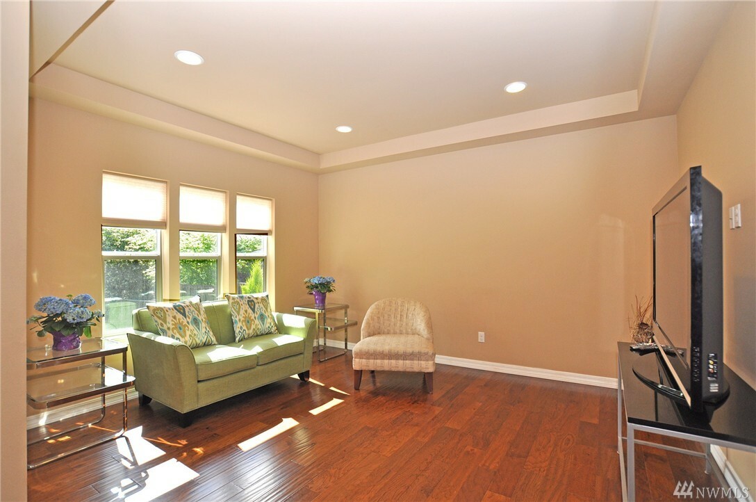Property Photo: 1214 Mar Vista Dr WA 98466