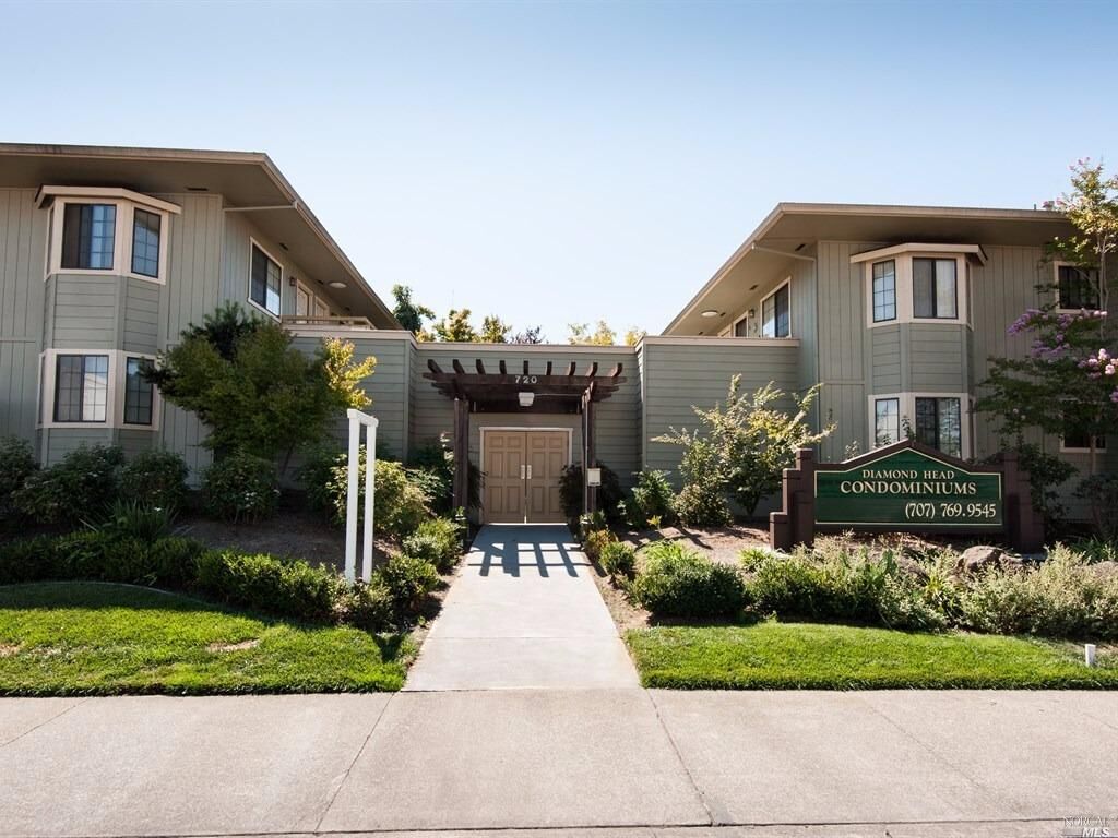Property Photo: 720 Petaluma Boulevard 33 CA 94952