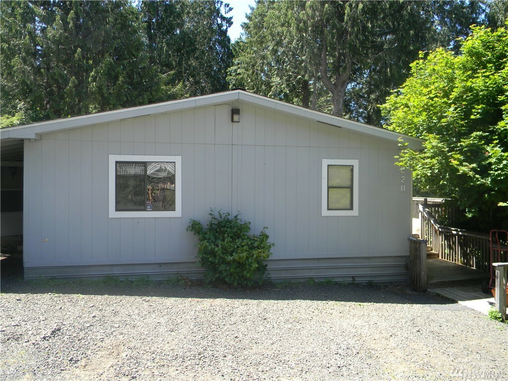 Property Photo:  211 E Forest Lane  WA 98528 