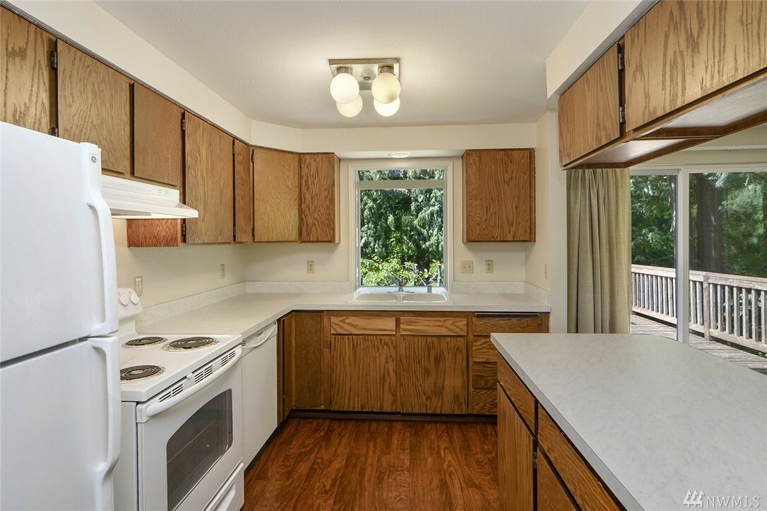 Property Photo:  2136 NW Clinton Ave  WA 98370 