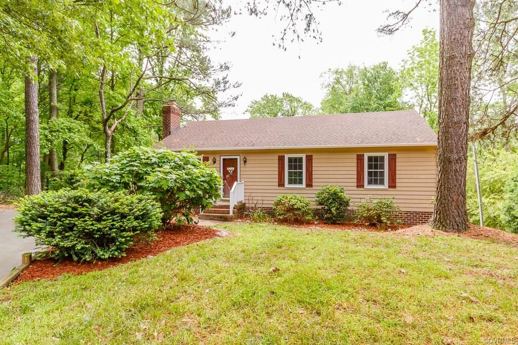Property Photo: 8007 Delkin Court VA 23111