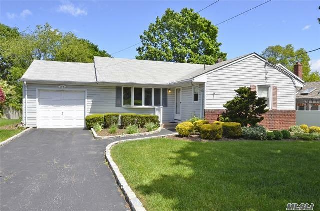 Property Photo:  4 Longford St  NY 11743 