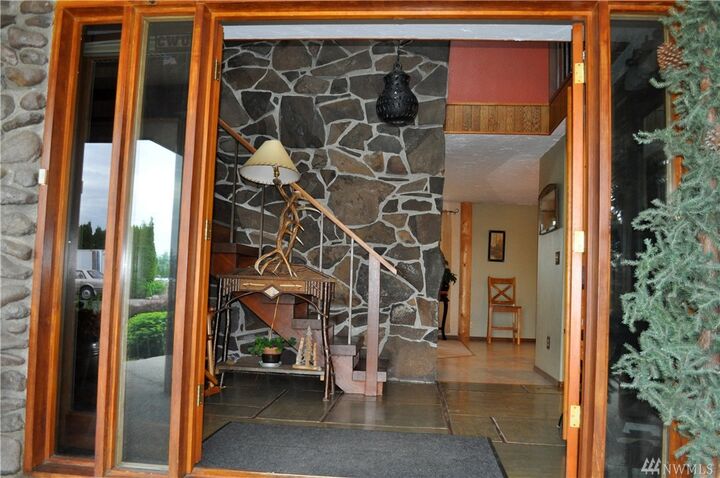 Property Photo:  225 Mission View Dr  WA 98926 