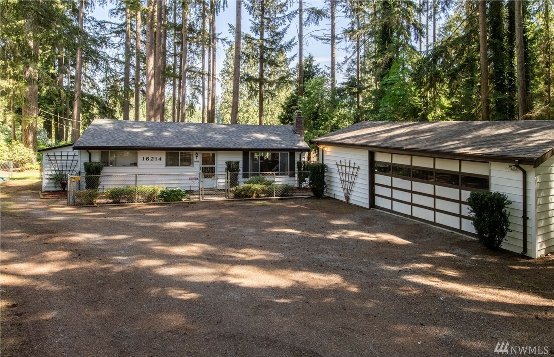 Property Photo:  16214 NE 180 St  WA 98072 