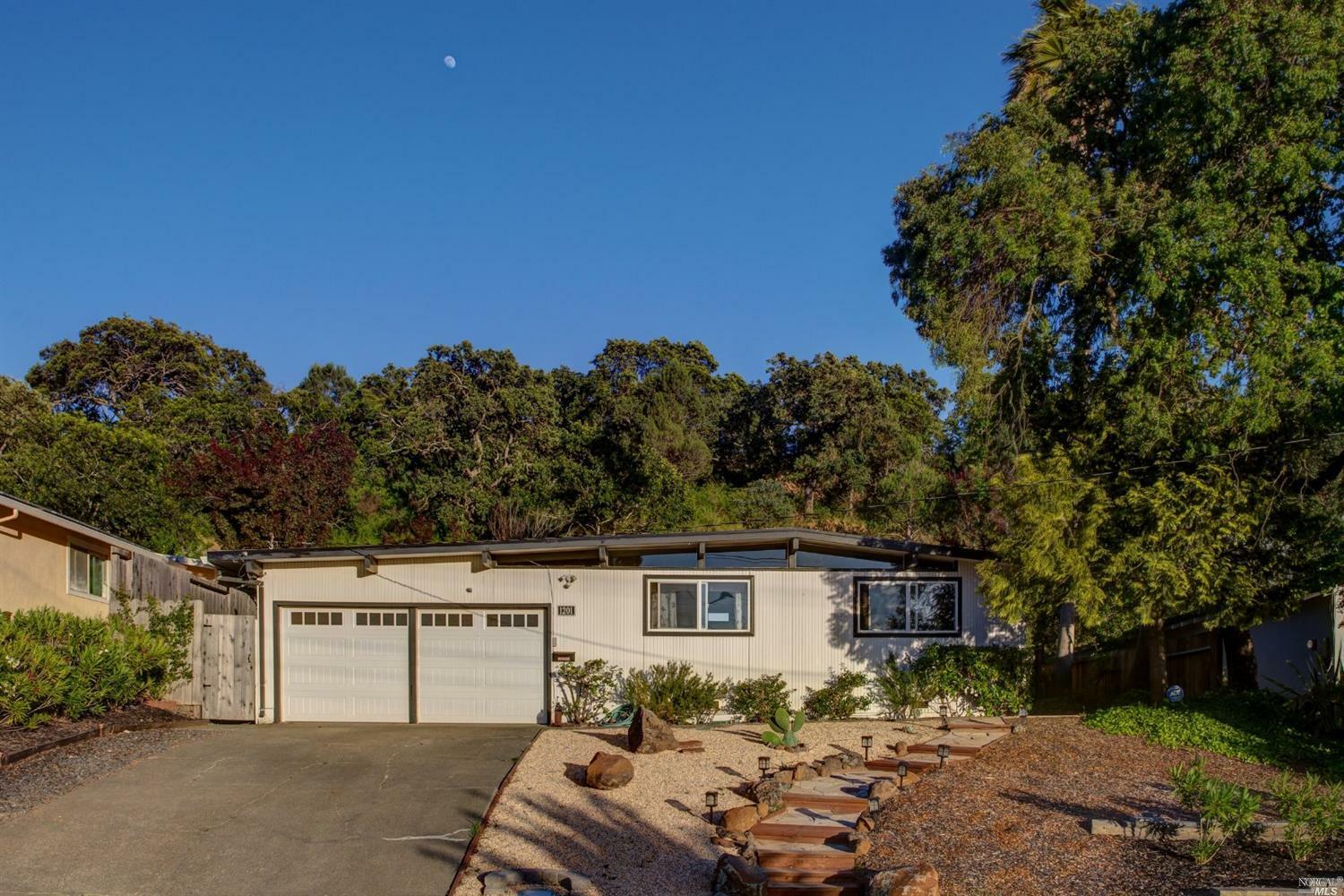 Property Photo:  1201 Leafwood Heights  CA 94947 