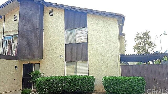 Property Photo:  2114 Hawthorne Court  CA 92404 