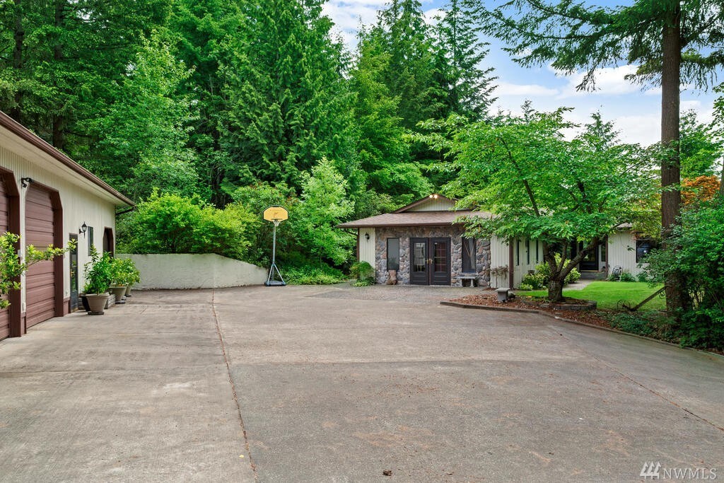 Property Photo: 6102 187th Ave E WA 98391