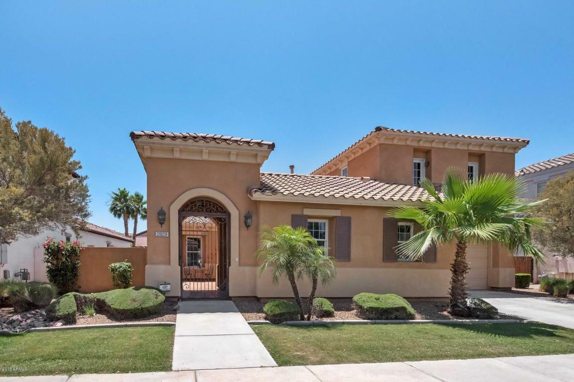 Property Photo:  2029 E Hackberry Place  AZ 85286 