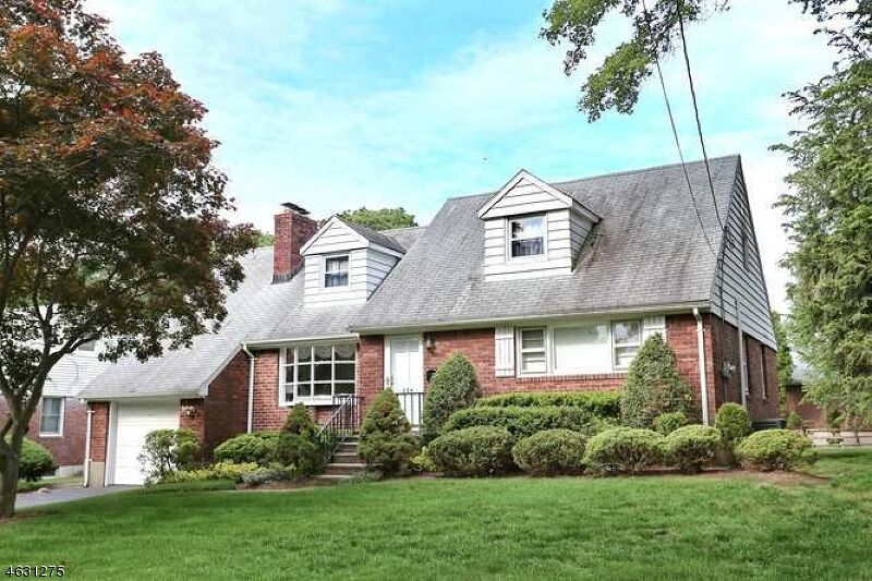 Property Photo: 334 Gramercy Pl NJ 07452
