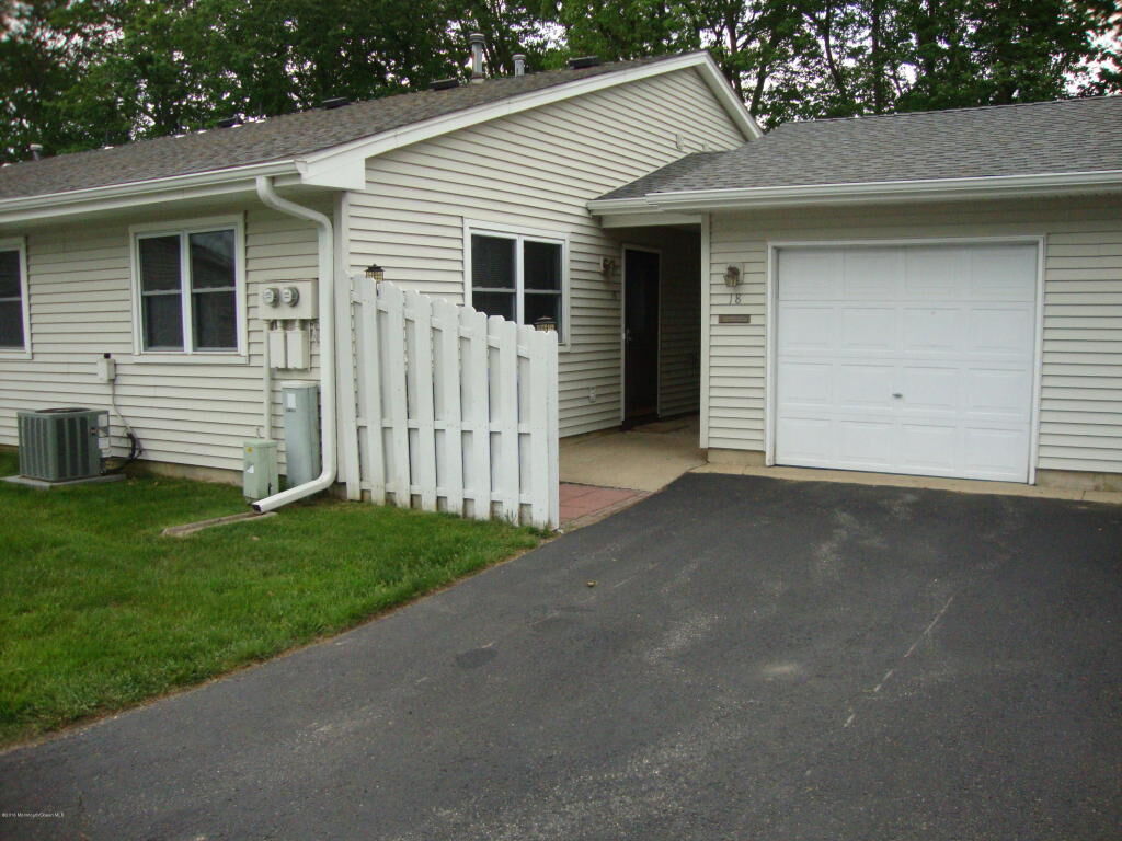 Property Photo:  18 Debbie Drive  NJ 08724 