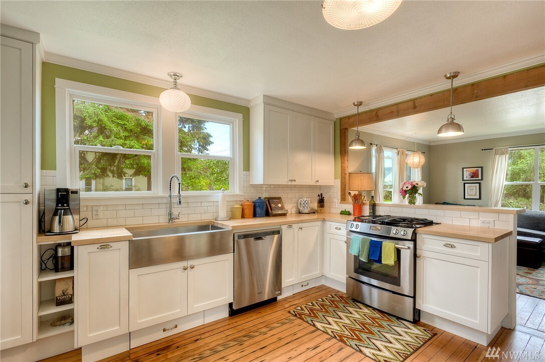 Property Photo:  1815 I St  WA 98225 