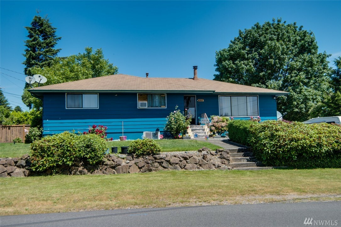 Property Photo: 4901 30th St NE WA 98422