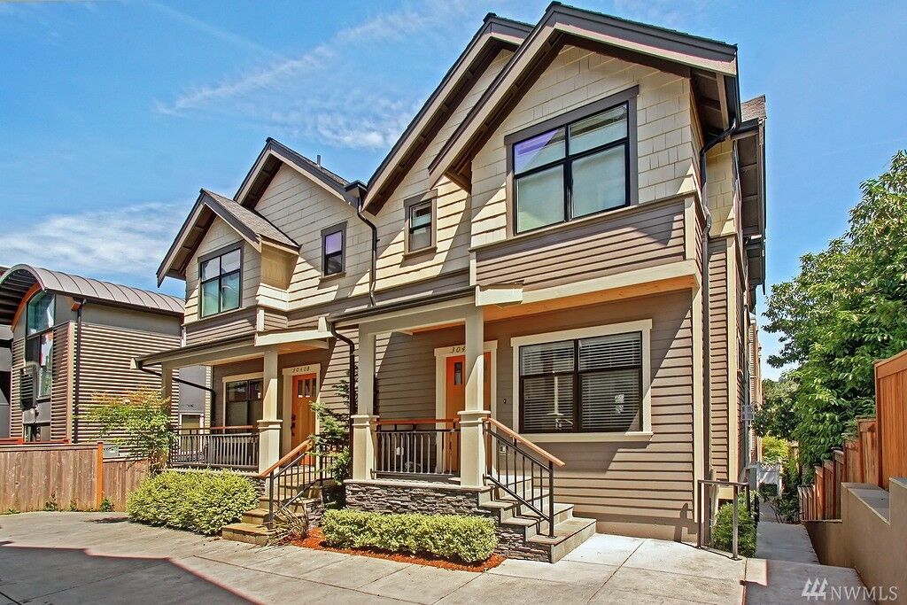 Property Photo:  3040 21st Ave W  WA 98199 