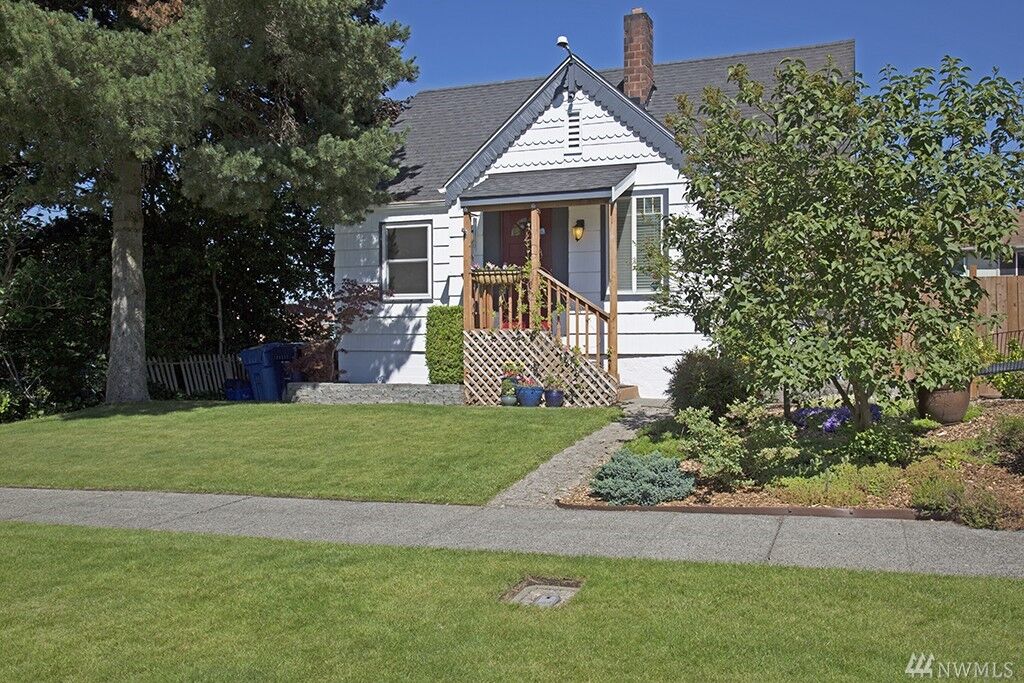 Property Photo:  4035 E G St  WA 98404 