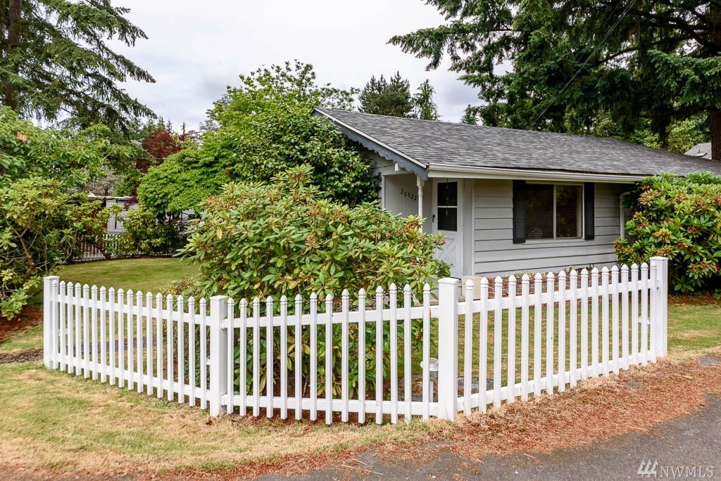 Property Photo:  20522 Crawford Rd  WA 98036 