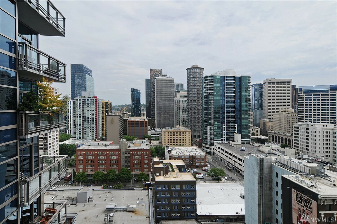 Property Photo: 2033 2nd Ave 1708 WA 98121