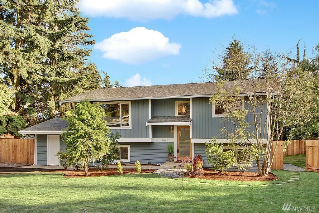 Property Photo:  14225 110th Ave NE  WA 98034 