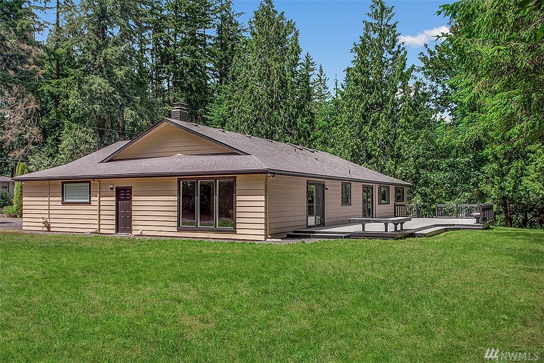 Property Photo: 17528 228th Place NE WA 98077